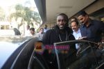 Akon Arrives in Mumbai to record for Ra.One in Mumbai Airport on 7th Dec 2010 (6).jpg